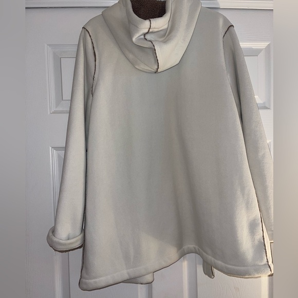 Susan Graver Weekend Reversible Polar Fleece & Sherpa Coat 10-12 Ivory/Clove - Picture 6 of 8